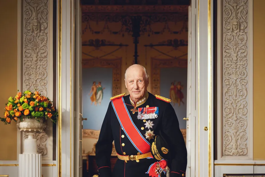 Norges kong Harald i uniform