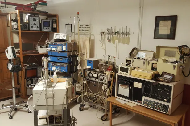 Gamle gjenstander fra sykehusmuseet