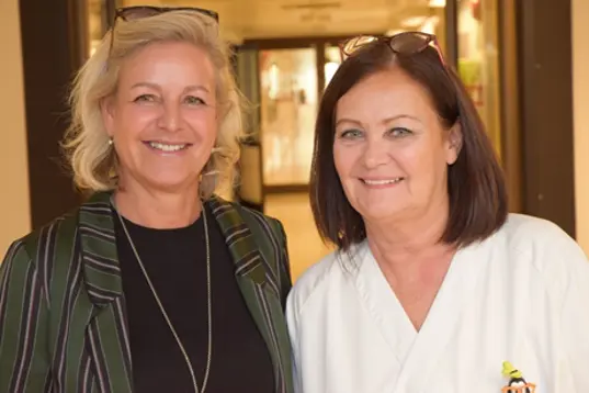 Nina Eidem i Sykehusklovnene og Turid Stadheim på barneposten