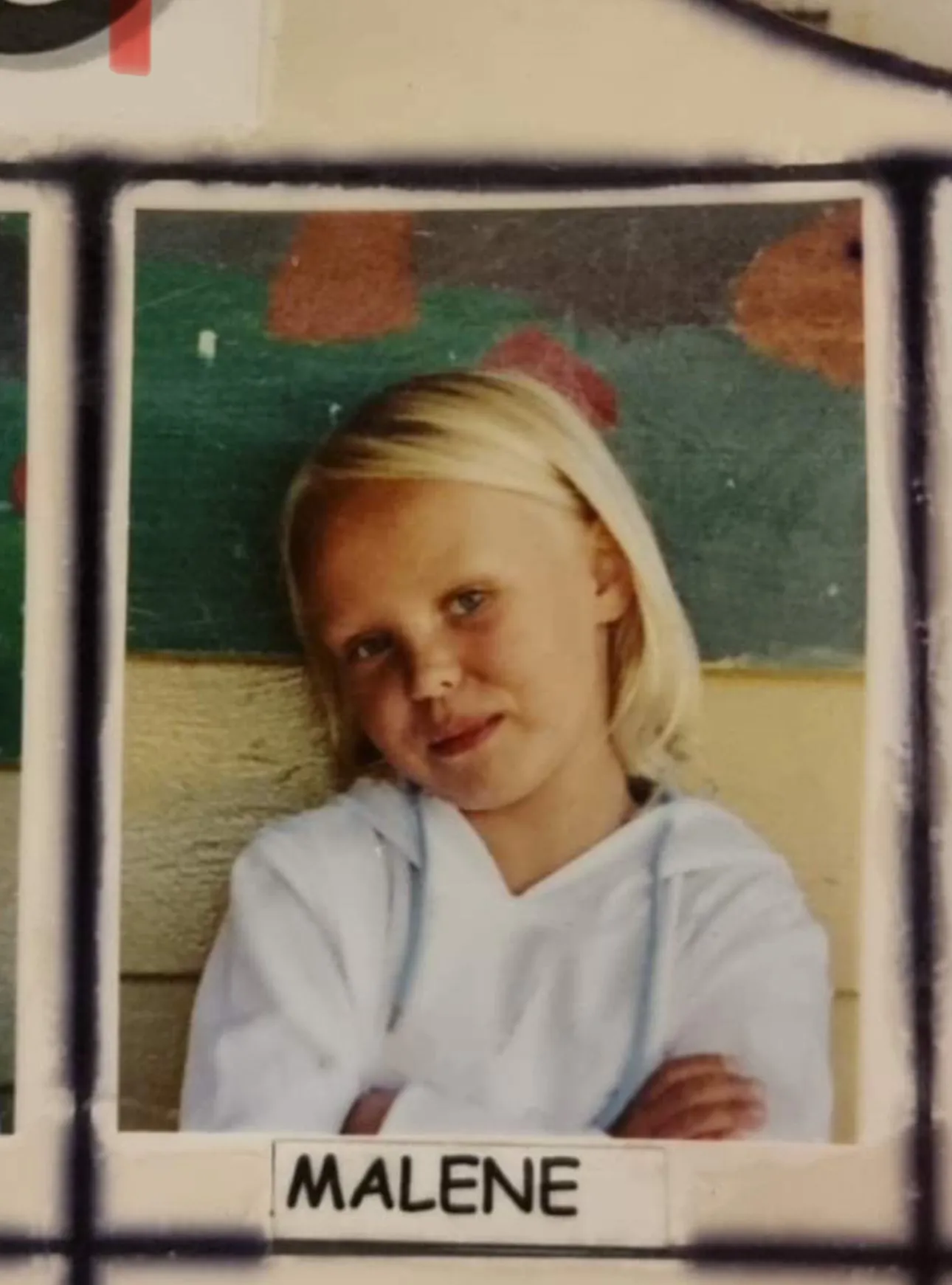 En jente med blondt hår